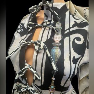 IPNG US 4/6 Stylish Black and White Women's Jacket